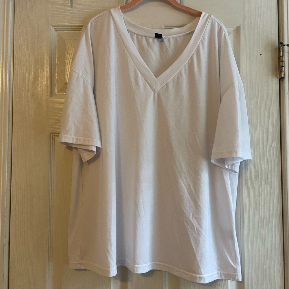 Emery Rose 2XL White T Shirt